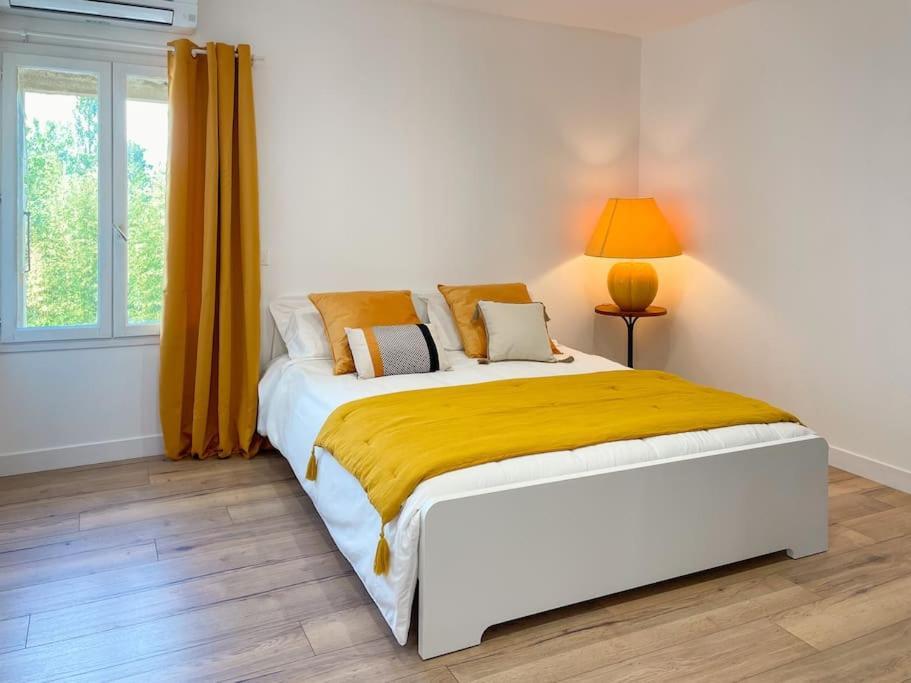 Appartement Dans Un Mas Provencal Allan Extérieur photo